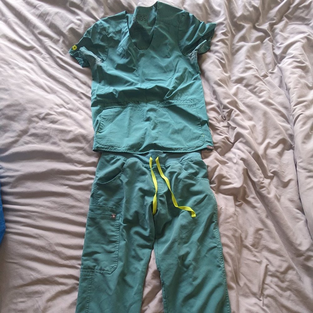 Figs Green Scrub Set with Yellow Accents